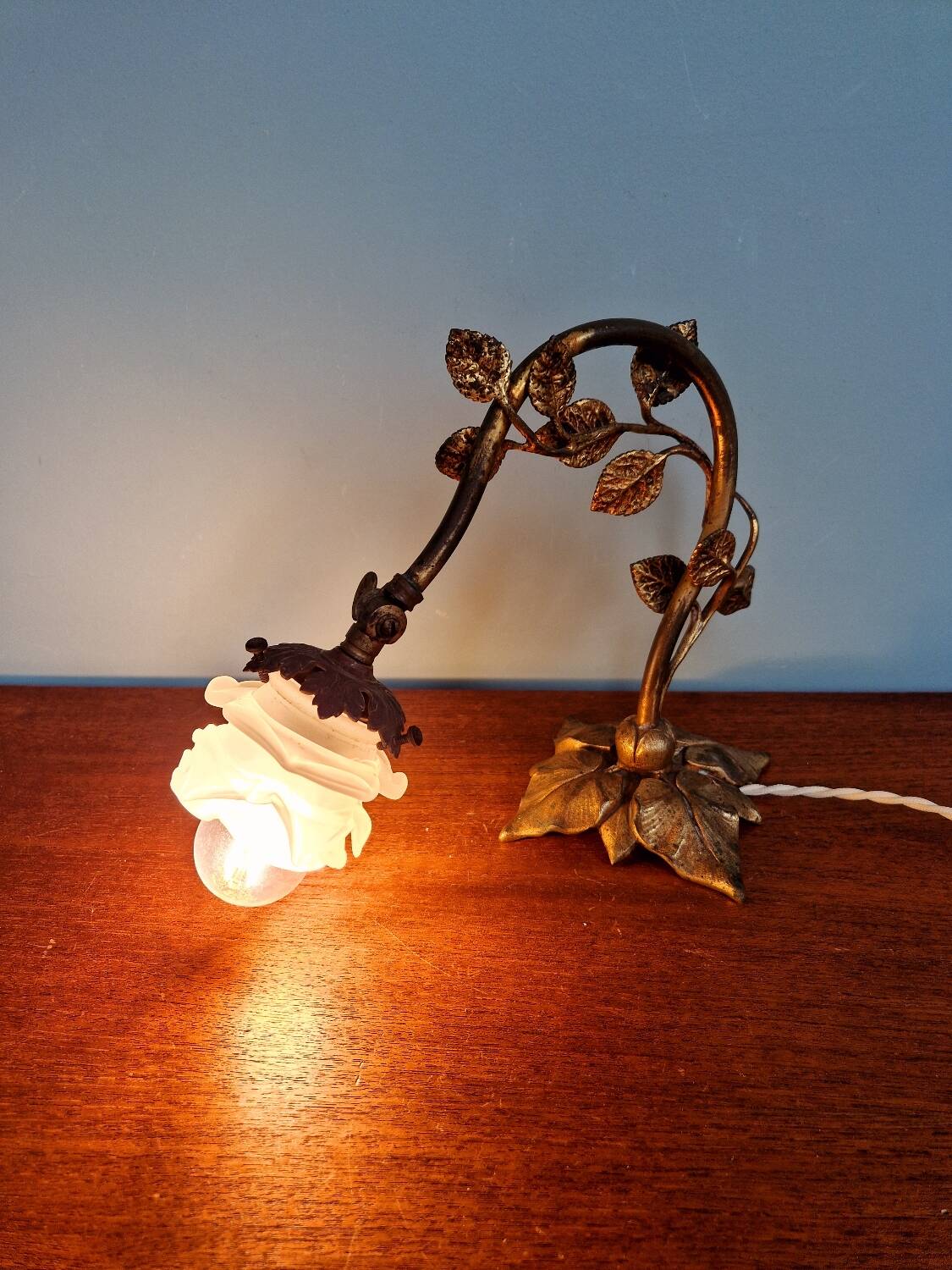 Gilt bronze table lamp, floral decoration, 1910s-20s