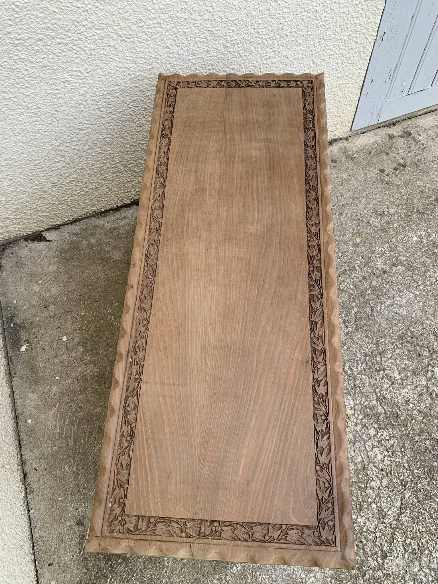 Commode vintage basse Padouk Massif sculpté 1950