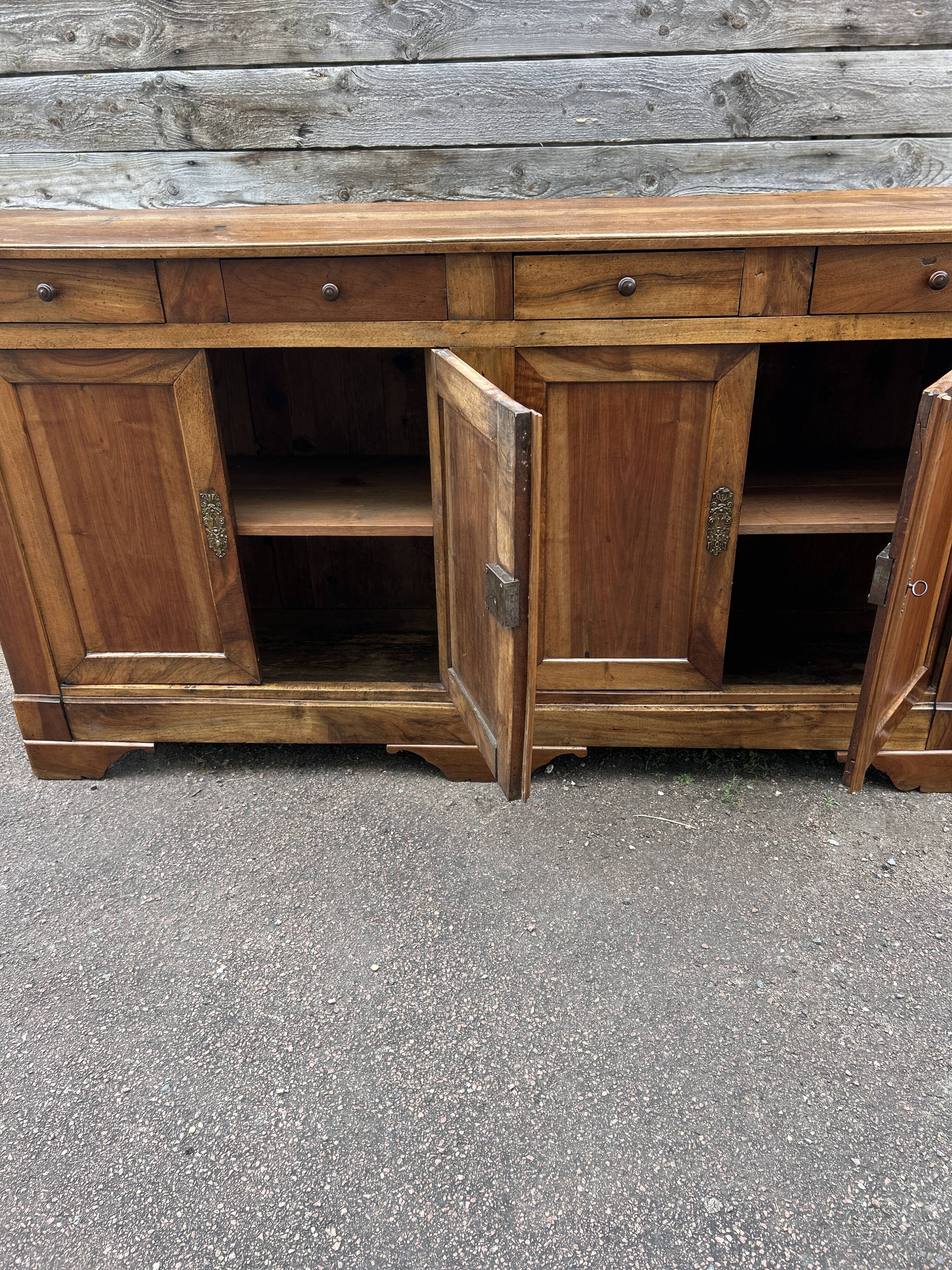 Buffet d'enfilade en noyer massif, Epoque Louis Philippe