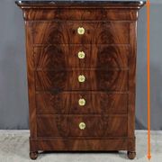 Chiffonnier en ronce d’acajou, époque Restauration – Début XIXe