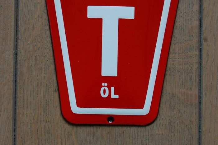 Advertising plate in enamelled sheet metal of the famous Belgian beer Vedett