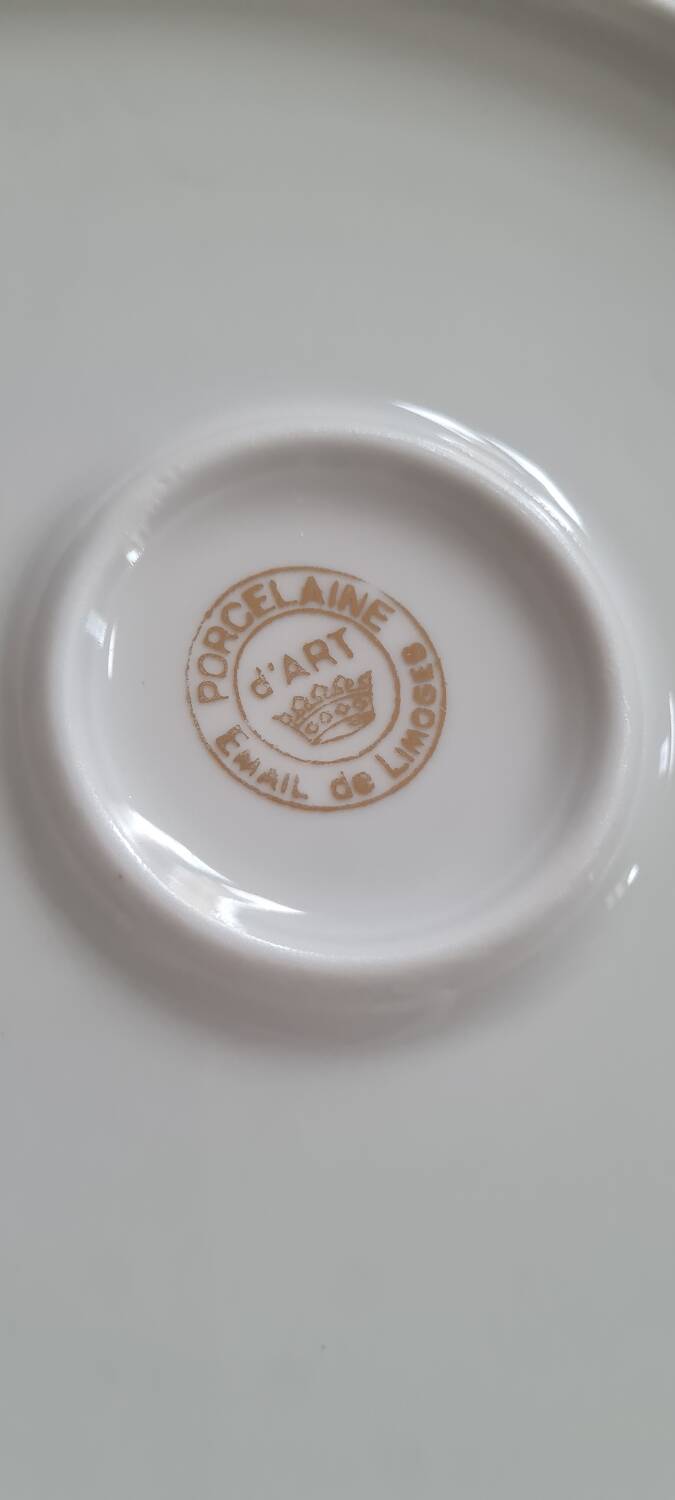 Pair of porcelain cake dishes