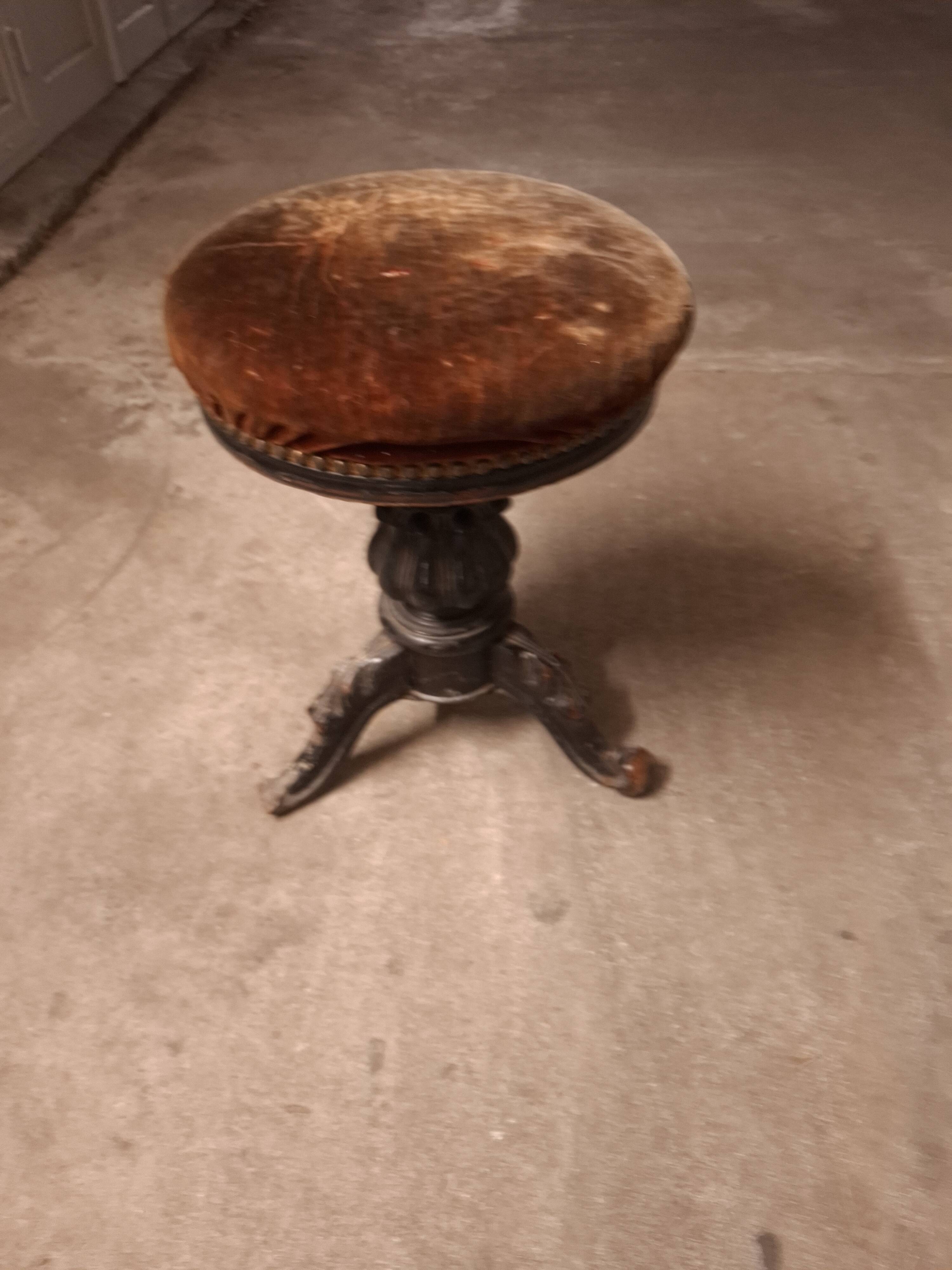 NAPOLEON III PIANO STOOL