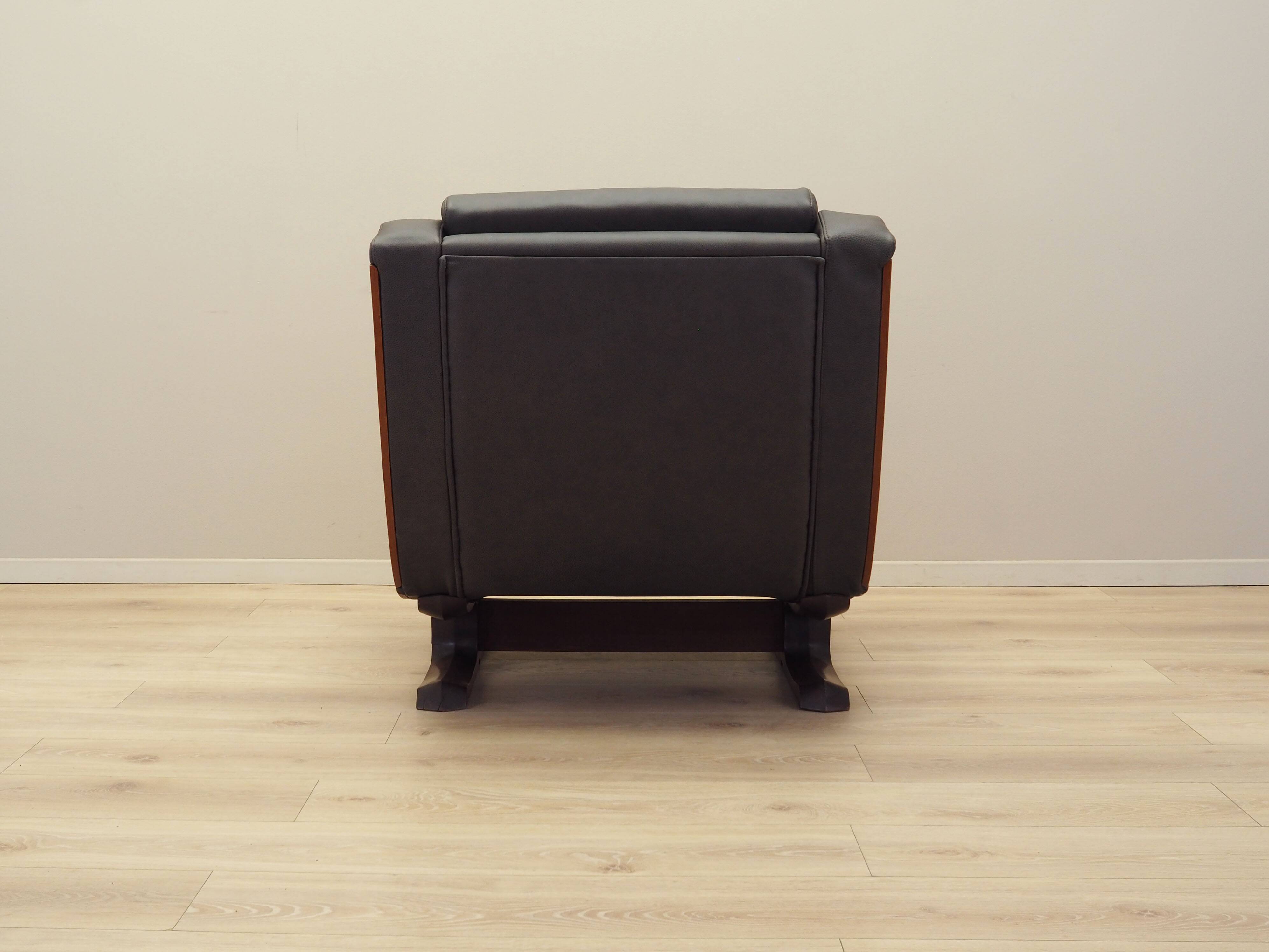 Leather armchair, Italian design, 1970s, production: Italy
