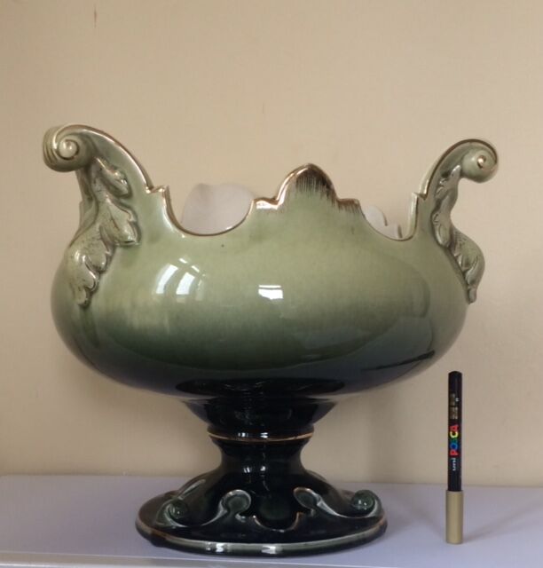 Large gardener Gustave de Bruyn