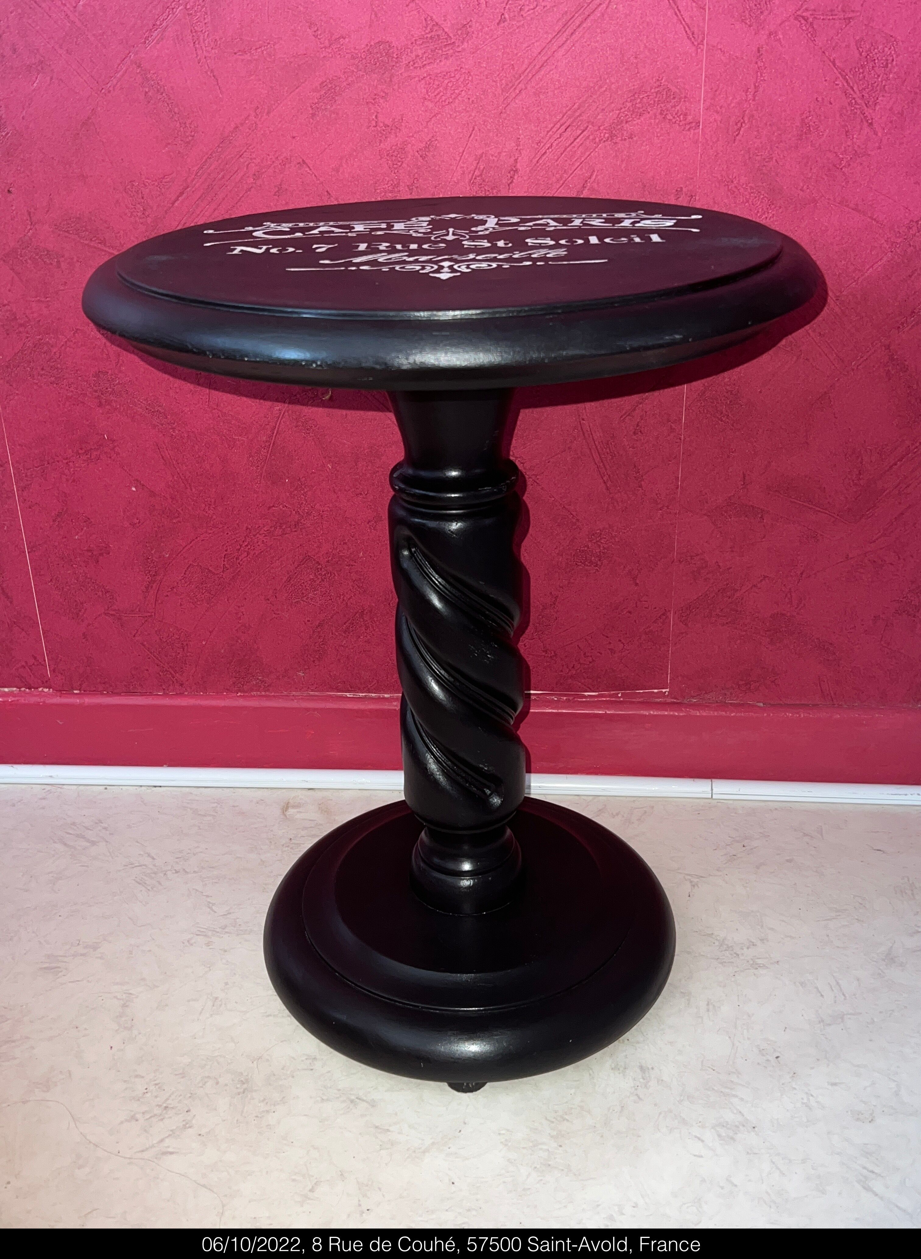 Small "vintage" pedestal table