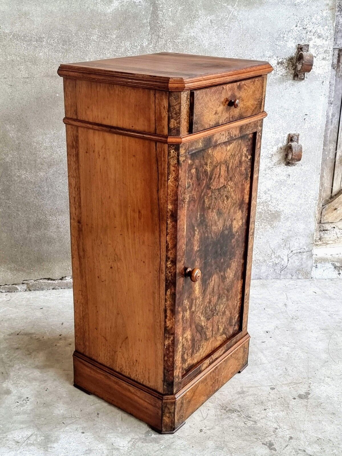 Nightstand French