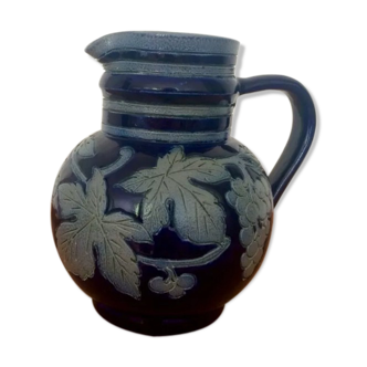 Alsatian sandstone pitcher