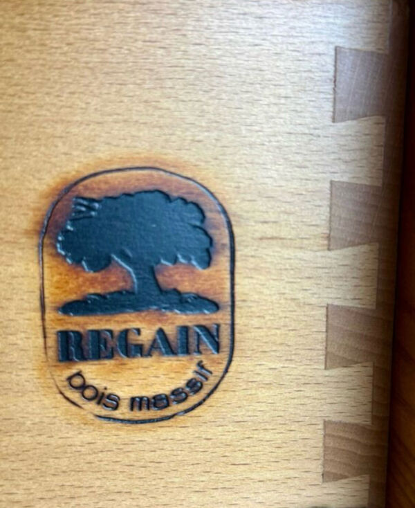 Bureau regain en orme massif