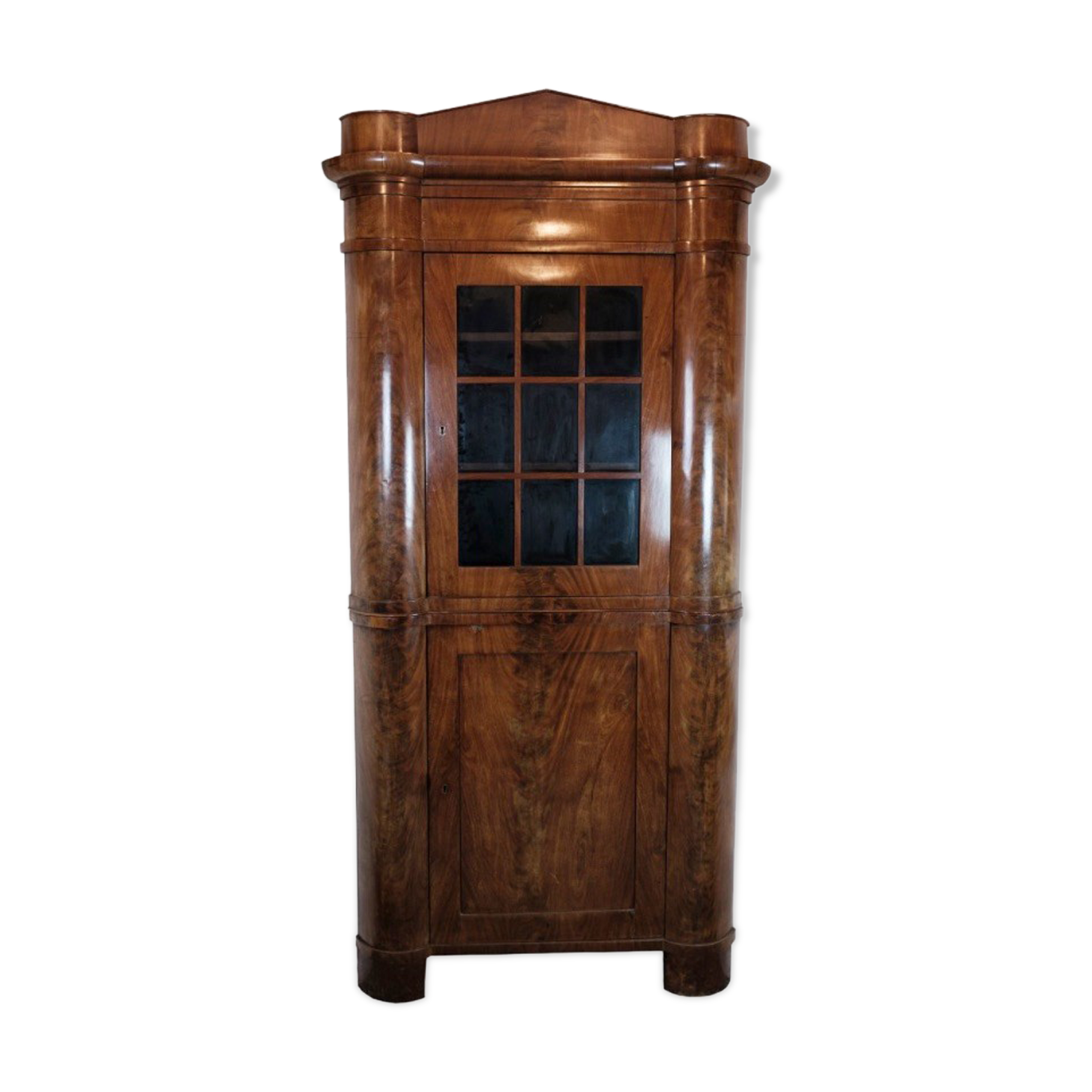 Armoire d’angle antique de l’Allemagne du Nord dans l’Empire tardif en acajou poli