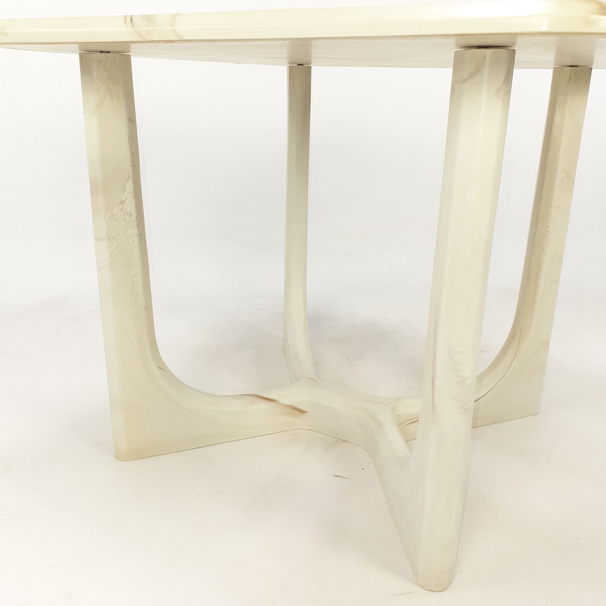 Table basse italienne marmorino du milieu du siècle, années 1950