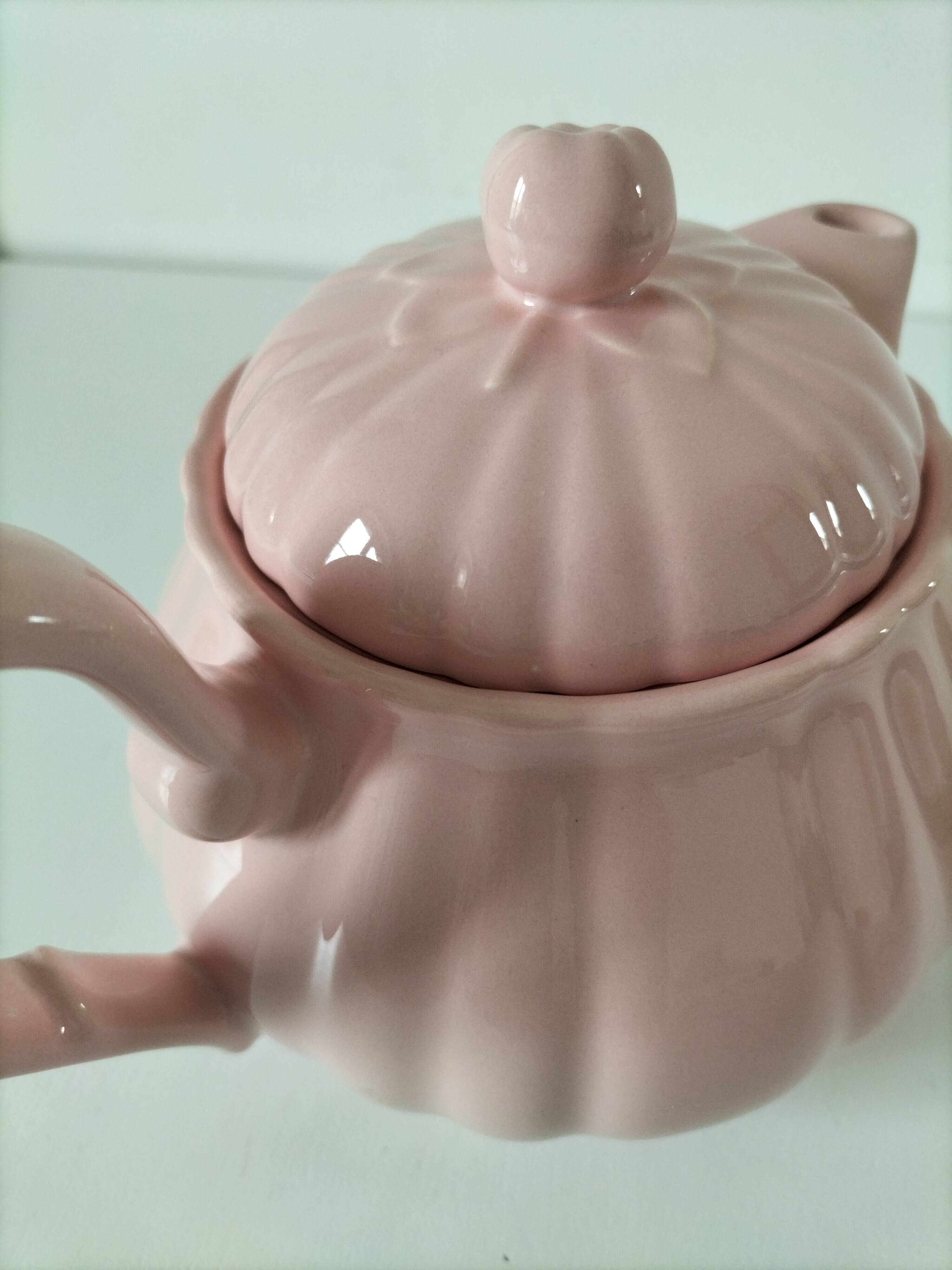 Vintage mid-century ribbed pink powder teapot by Salins.
