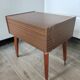 Travailleuse à roulettes table d'appoint pieds compas vintage made in Germany