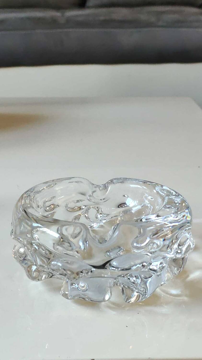 Elegant Empty pocket/ashtray organic floral shape. In crystal. Charles Schneider style. Diam 12 cm