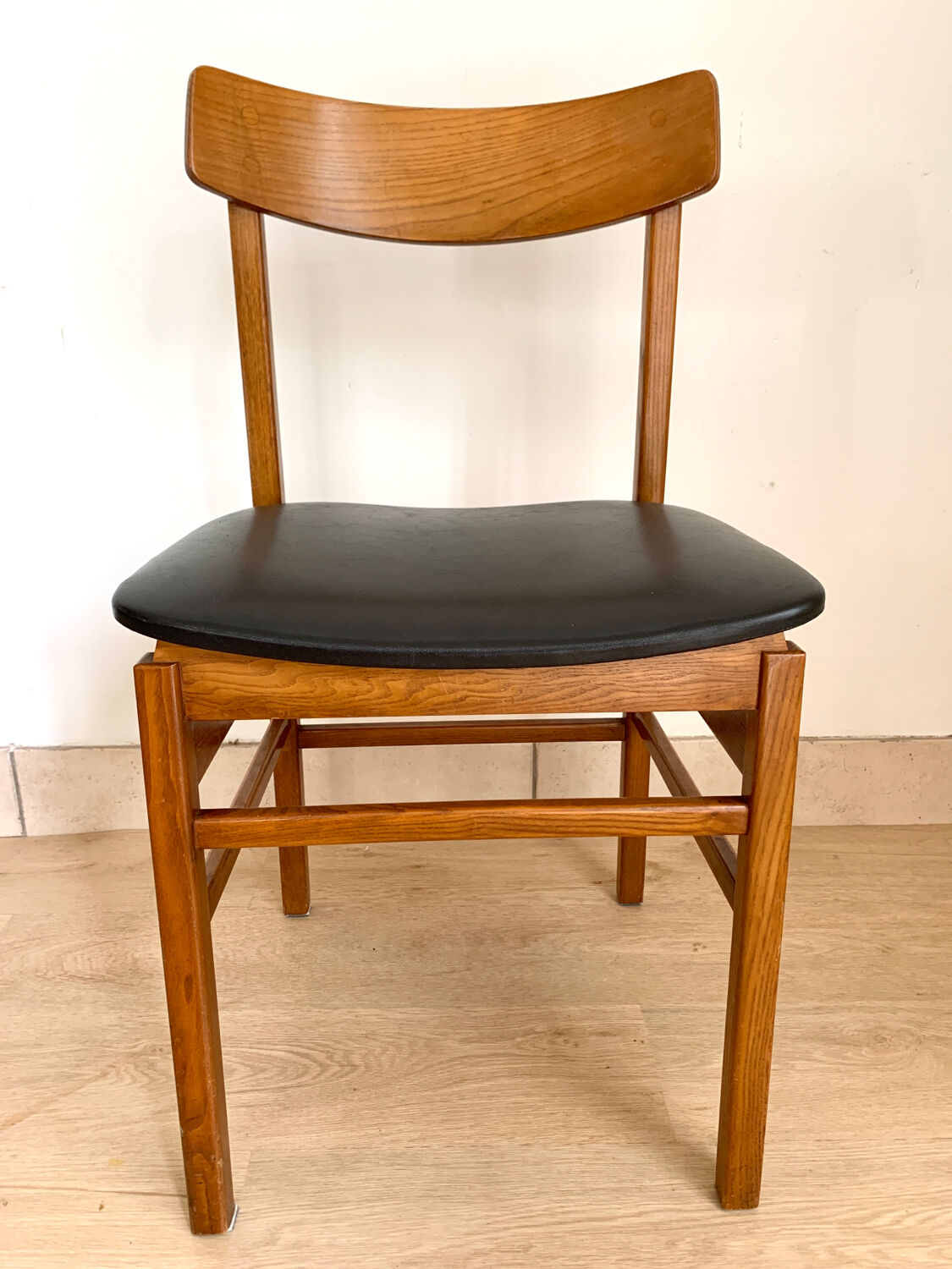Suite de 4 chaises Gessef style scandinave