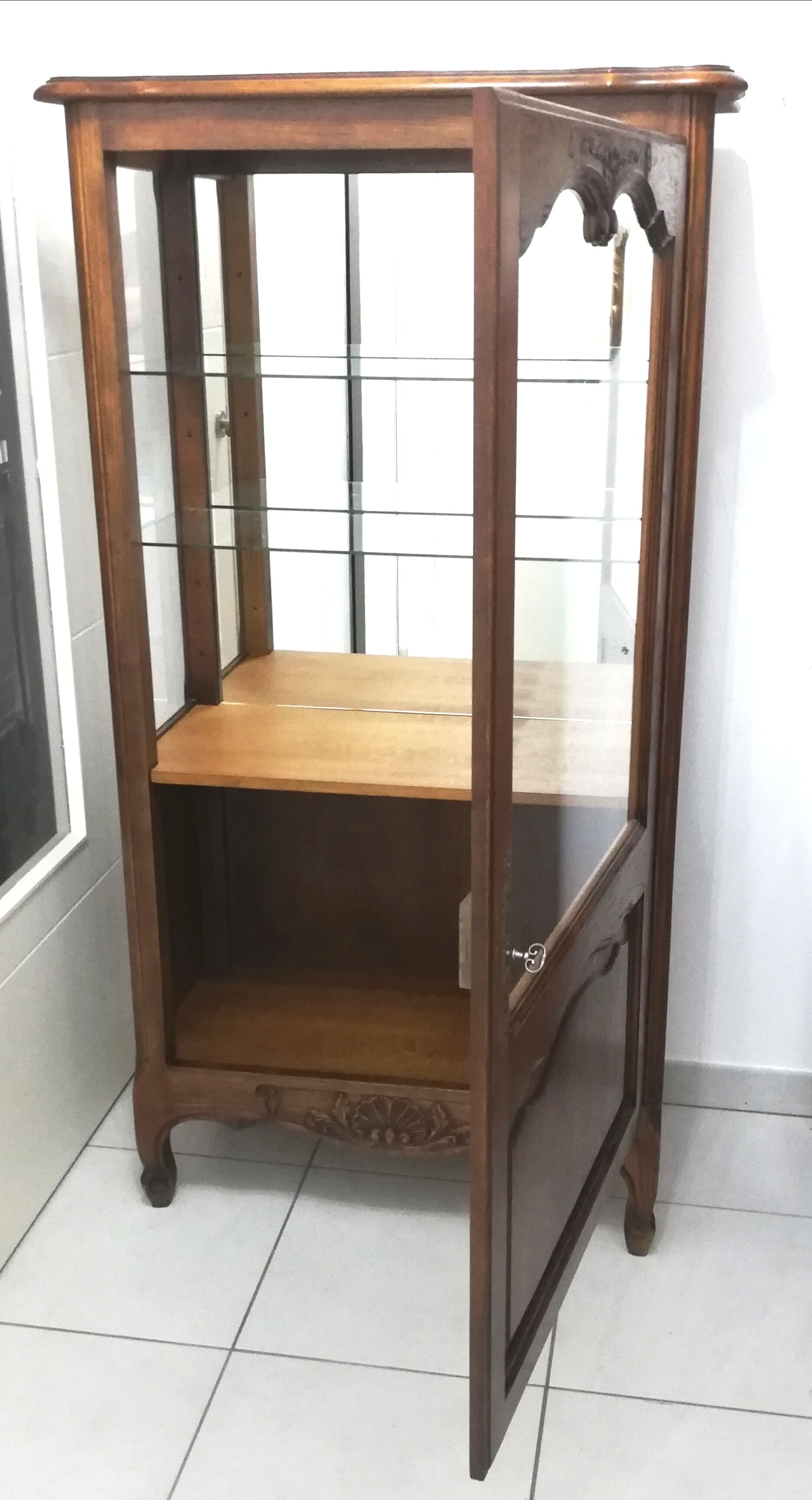 Louis xv style showcase or silversmith