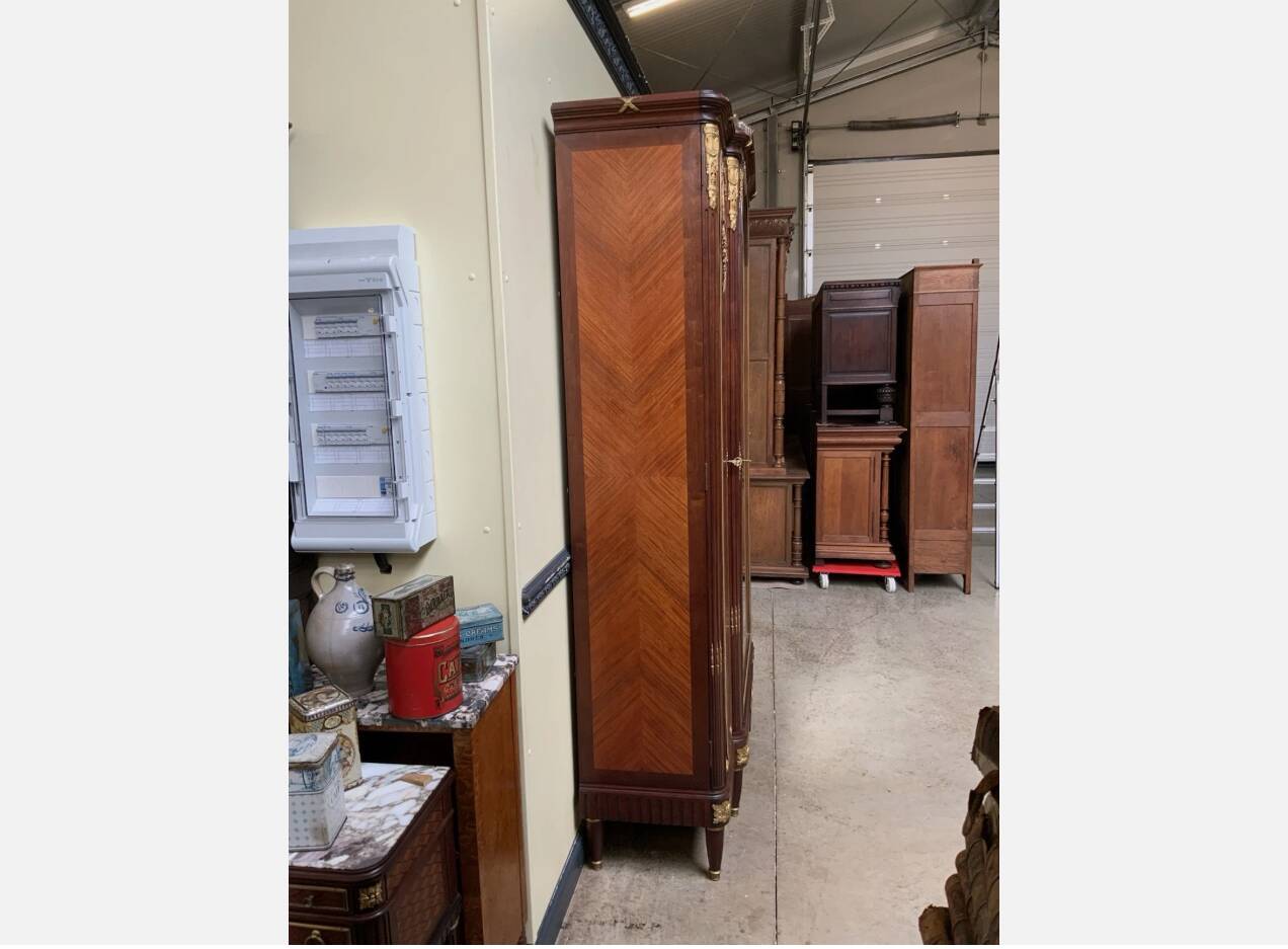 Antique Art Nouveau wardrobe, linen. - fire-gilded bronze