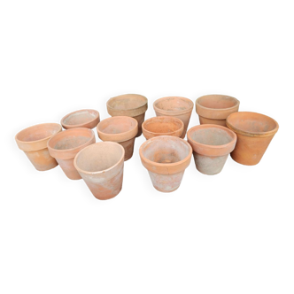 12 Small old terracotta pots - 7.5 cm to 9 cm