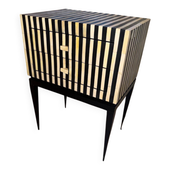 Graphic bedside table