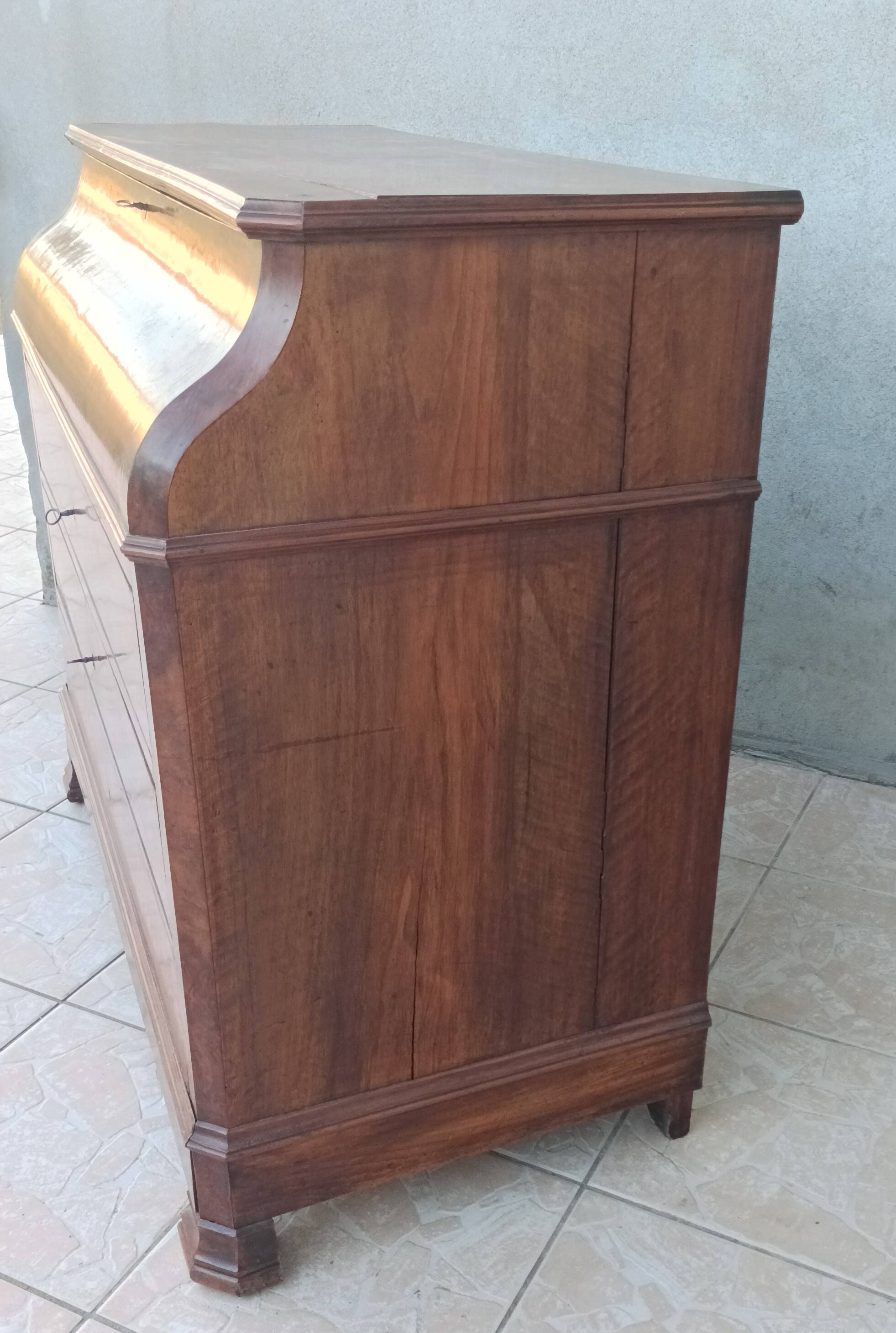 Louis Philippe walnut chest of drawers