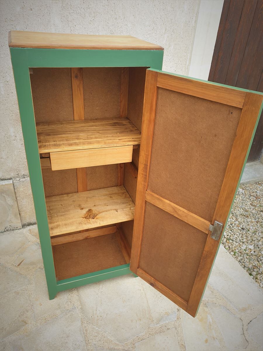 Vintage bonnetière cabinet