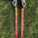 Vintage Esko Järvinen skis with his shoes