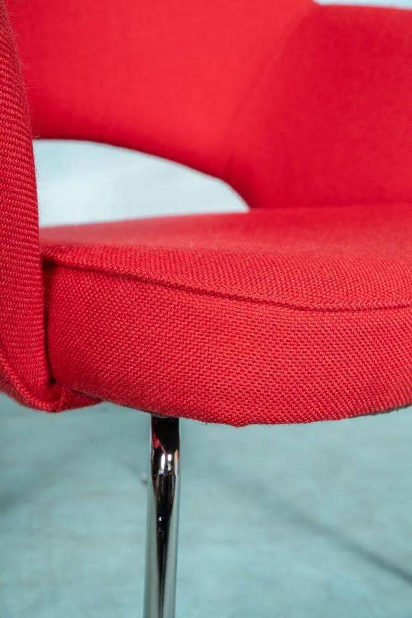 Chaise exécutive Knoll Saarinen des années 1960, époque spatiale.