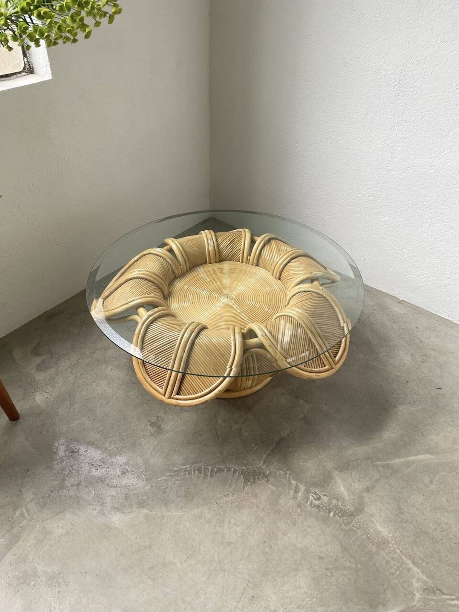 Vivai del sud “flower” rattan coffee table