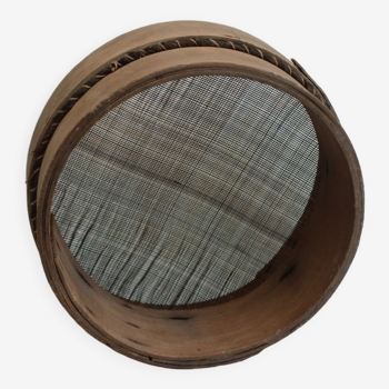 Wooden sieve