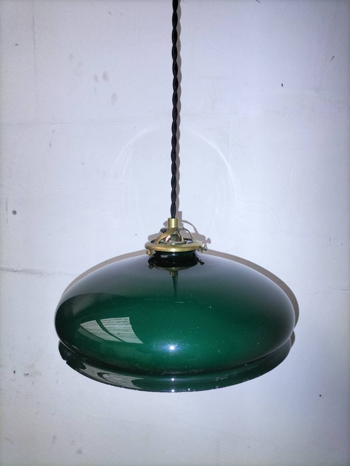 Green opaline suspension