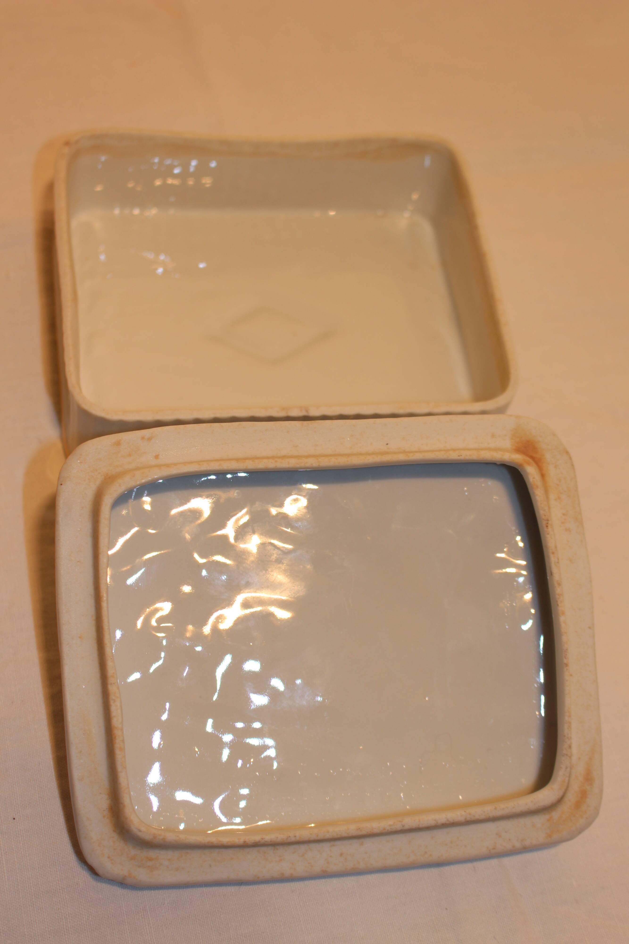 Porcelain box "fish"