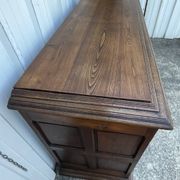 Country-style sideboard in solid oak – 18th century
