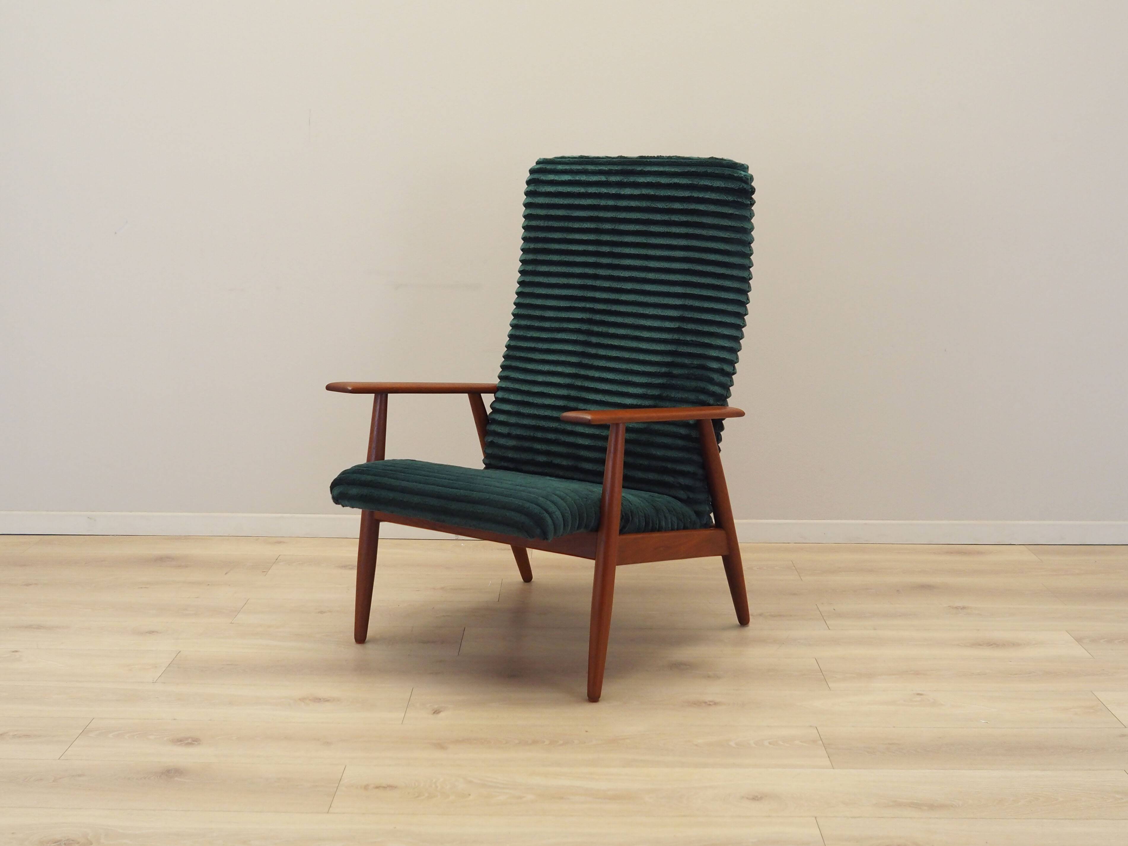 Fauteuil en velours, design danois, années 1970, production : Danemark