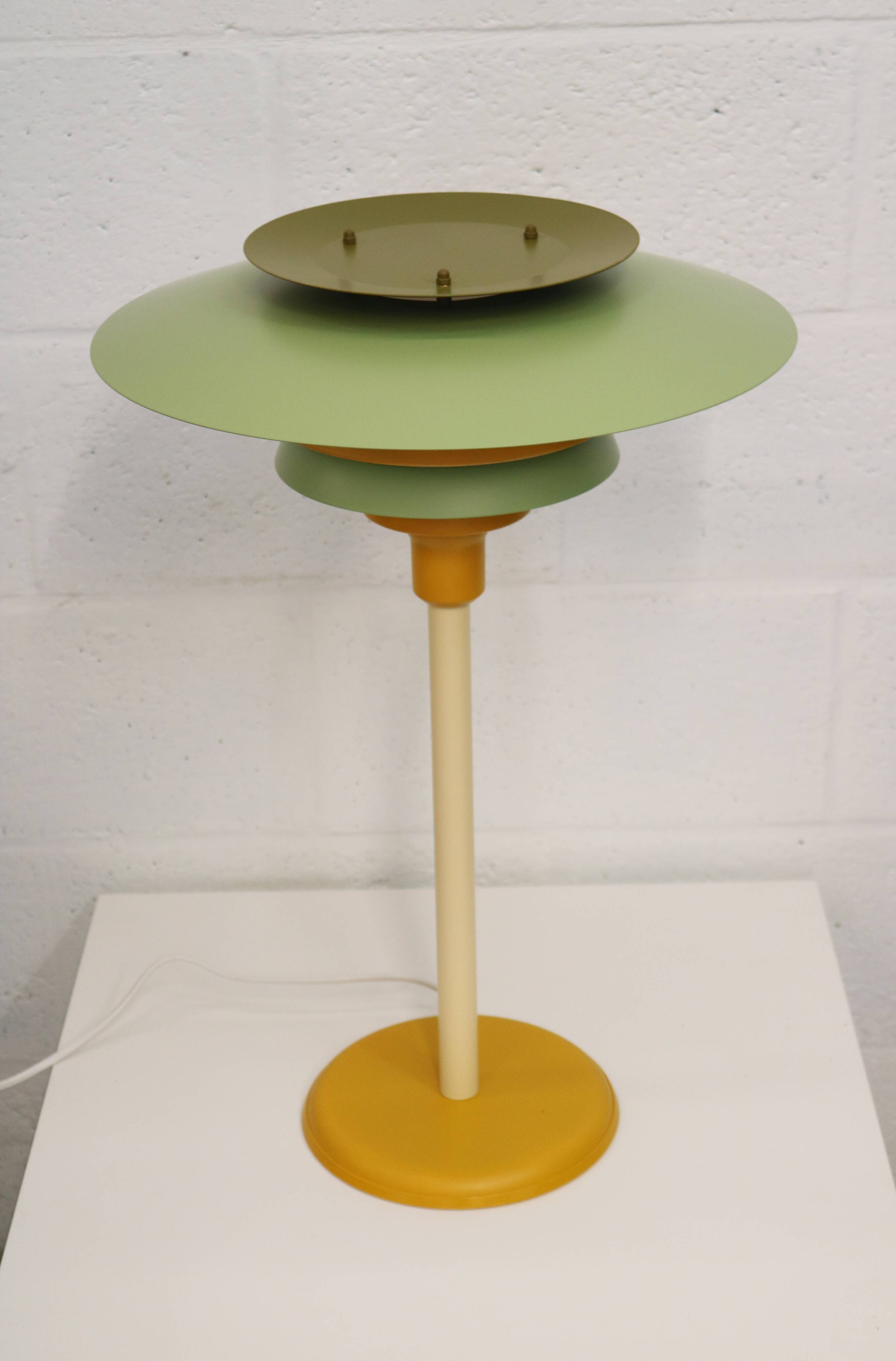Lampe de bureau danoise verte et jaune par Lyskaer - Modèle 2252