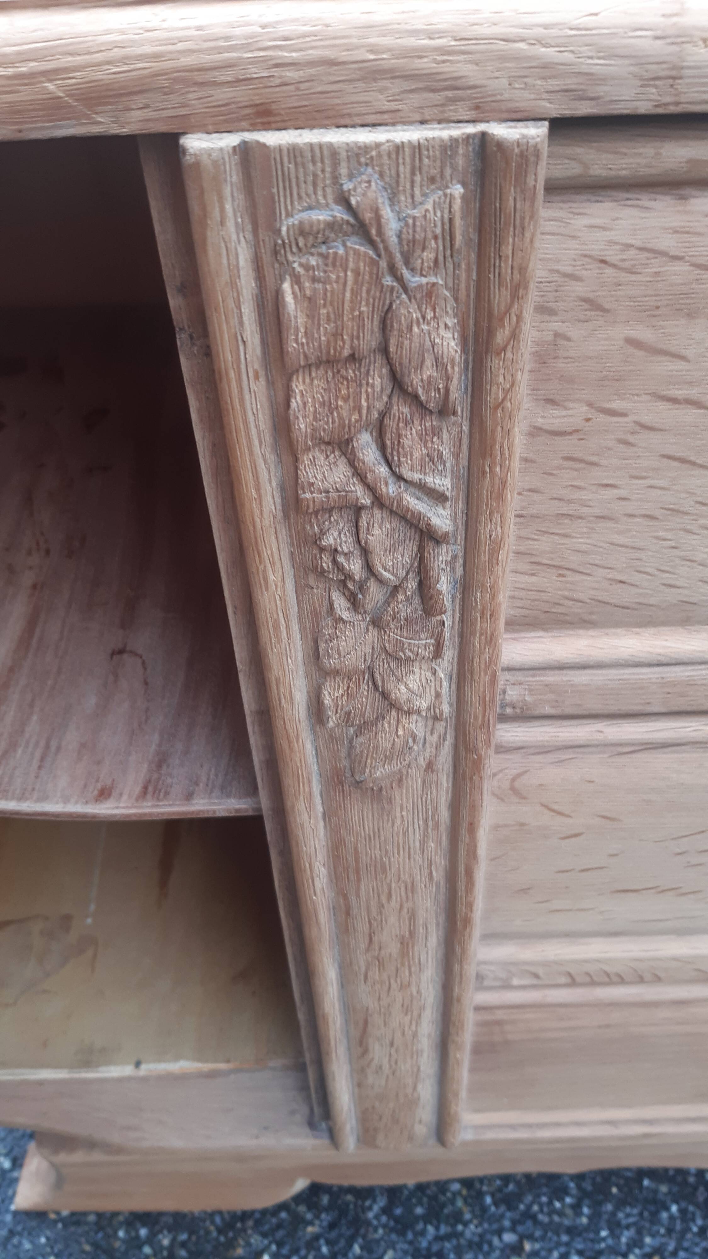 Art Deco buffet in raw oak wood.