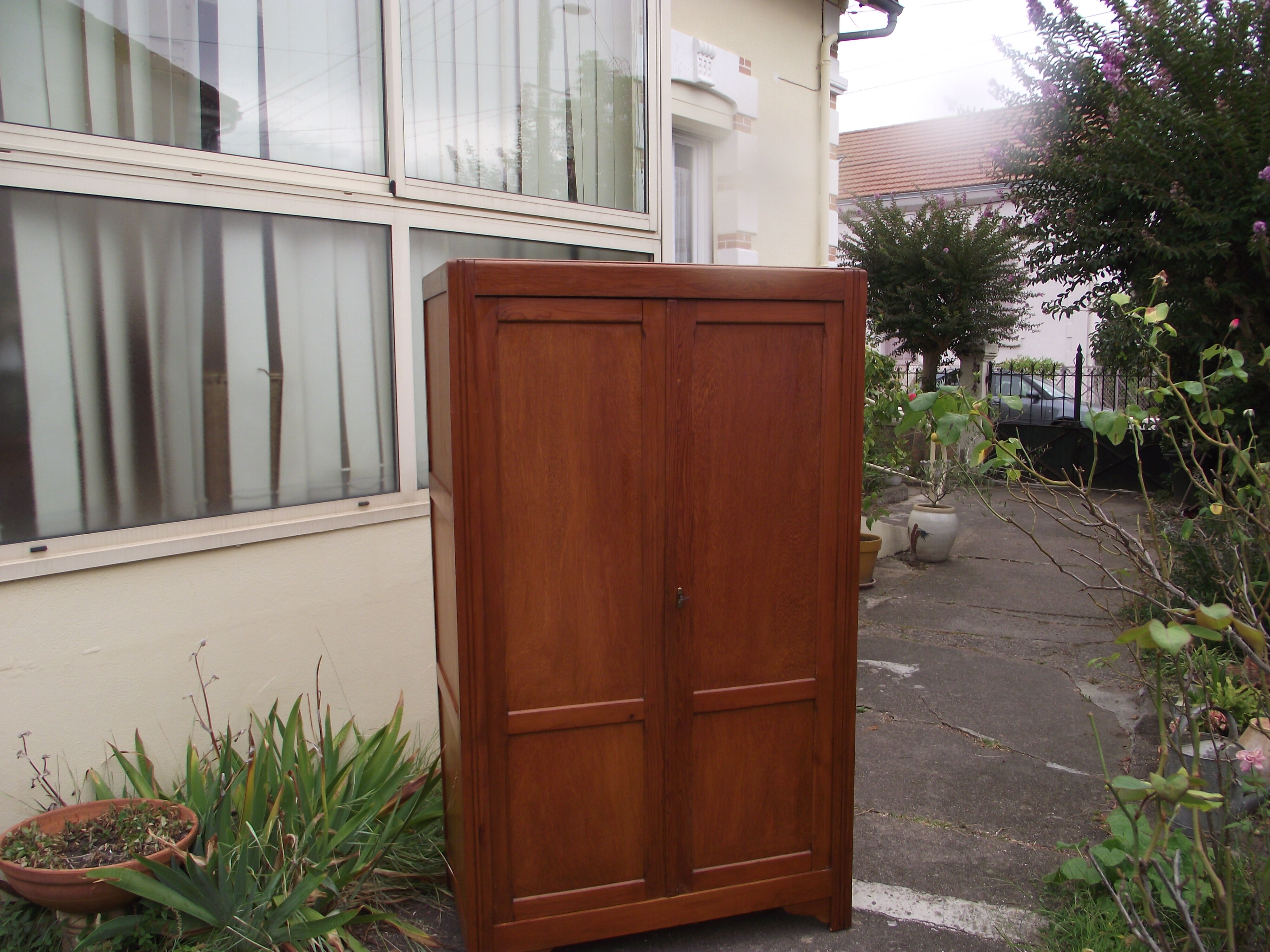 Parisian wardrobe from the 50s.