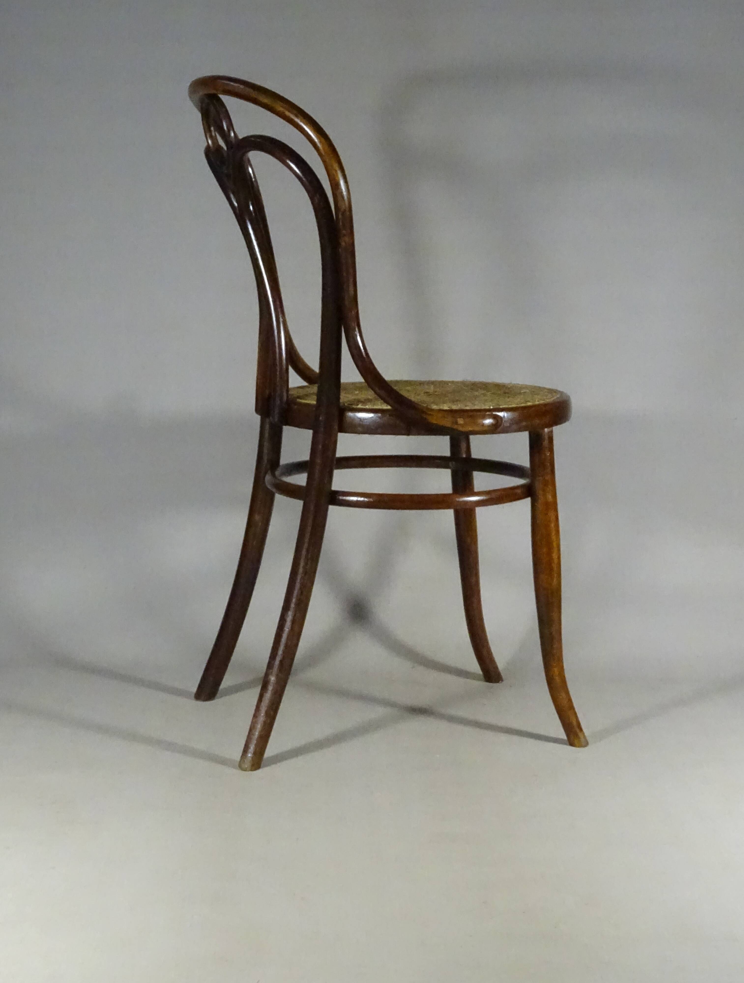 Chaise bistro UNGVAR N°34 no Thonet, bentwood