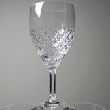 Set of three fine crystal port or aperitif glasses, Saint-Louis style.
