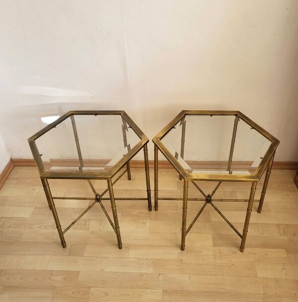 Paire de tables basses en faux bambou dans le goût de Bagues ca.1960.