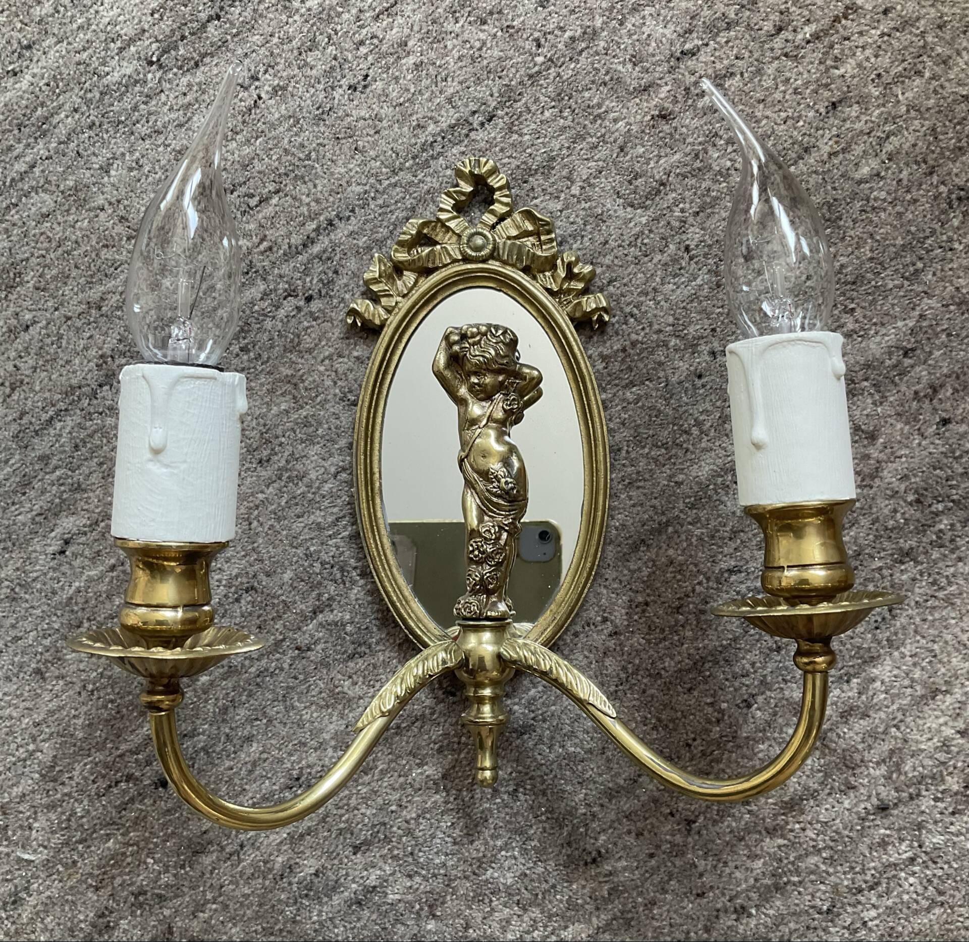 Antique Louis XVI style wall light in bronze