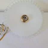 Serrated opaline suspension