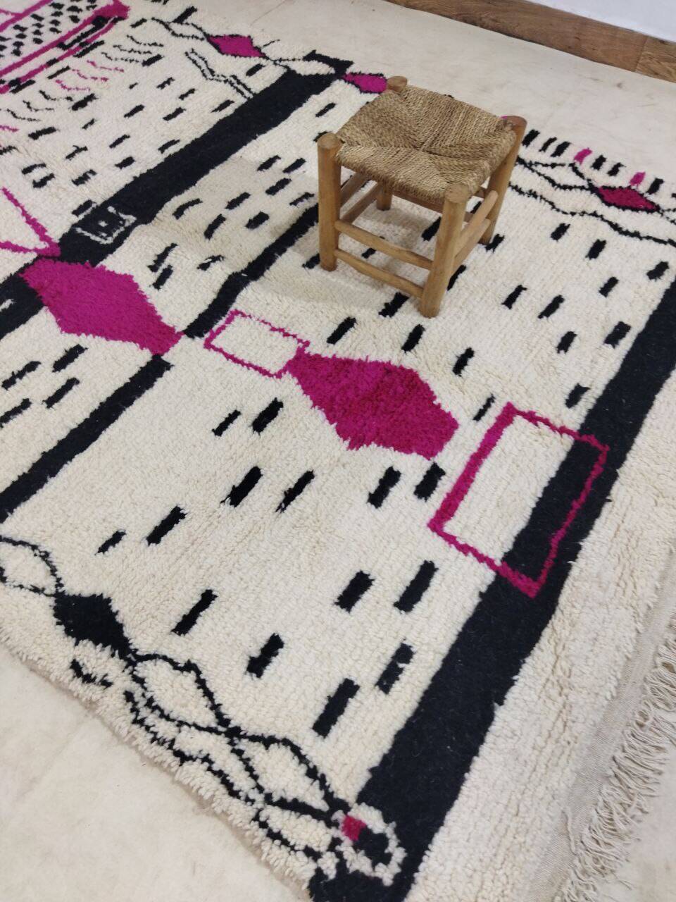 Handmade Moroccan Berber rug 284 x 176 CM