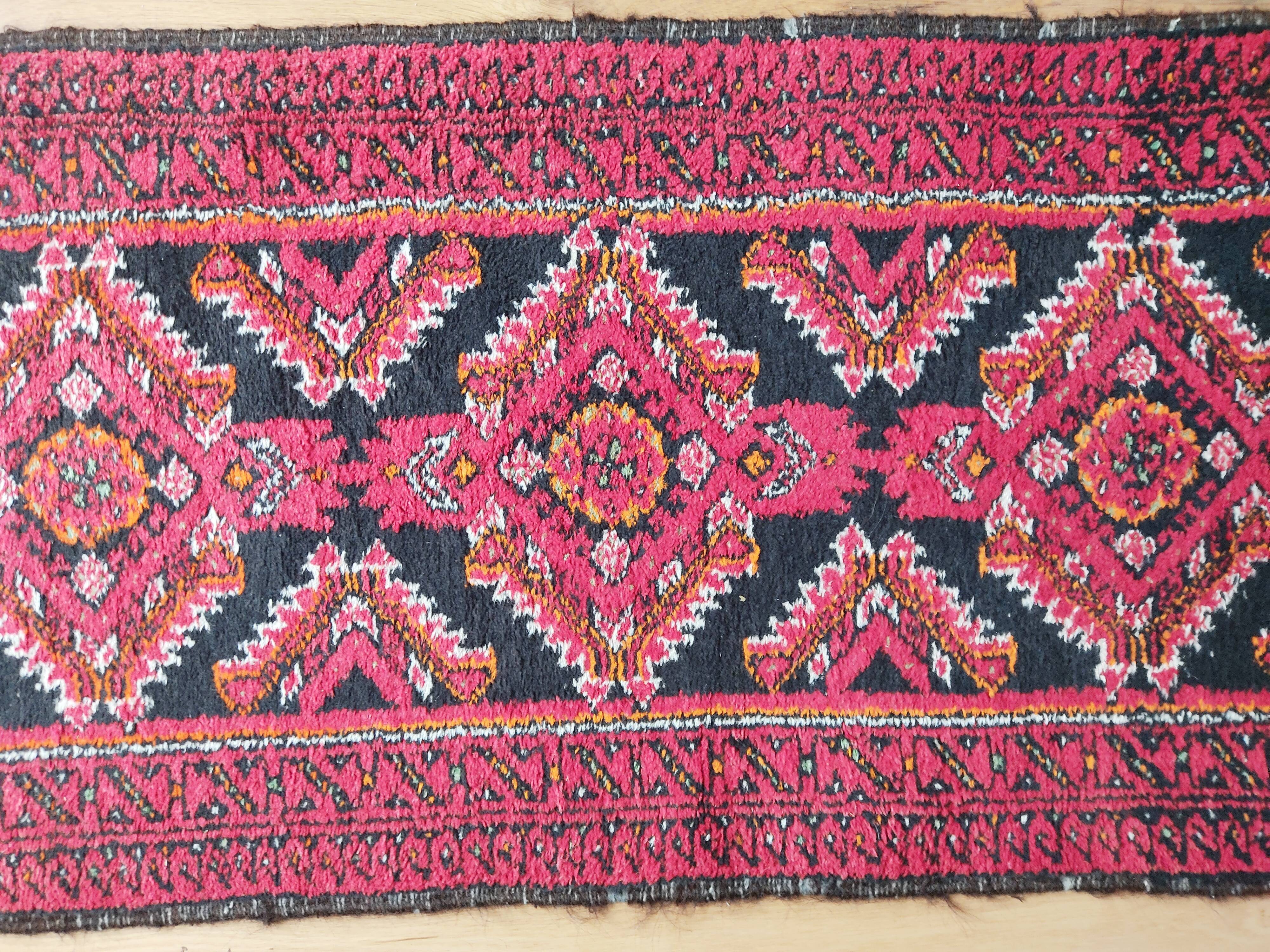 Oriental corridor carpet 193 x 54 cm