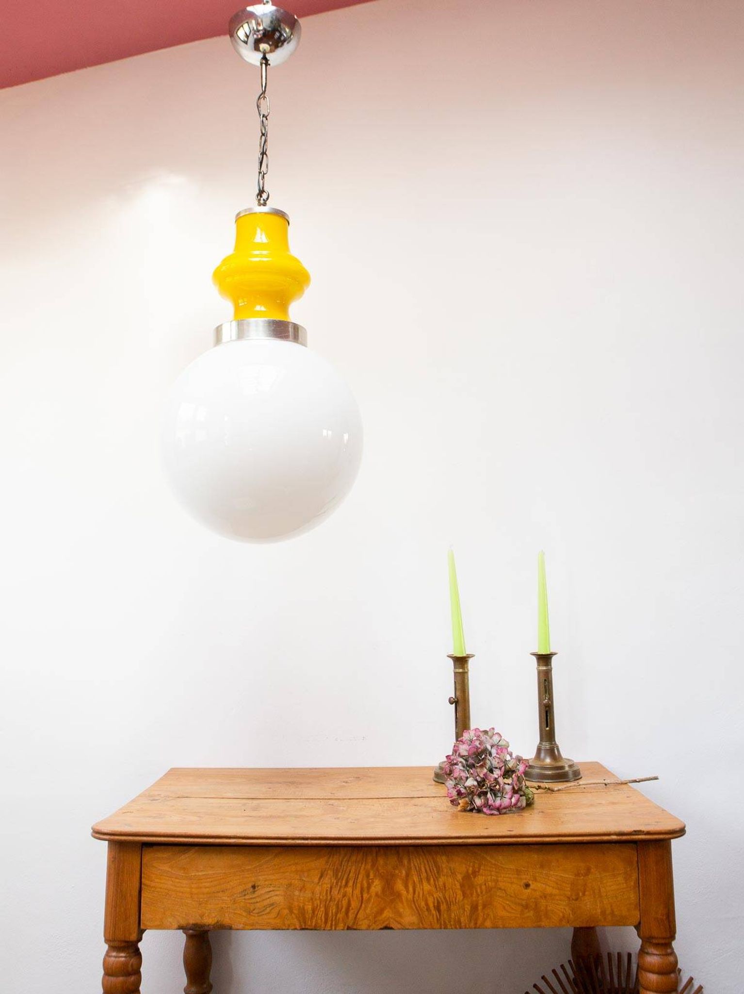 1960s suspension in white and yellow opaline (30 cm)