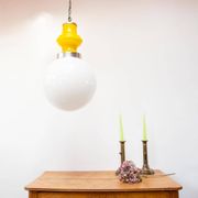 1960s suspension in white and yellow opaline (30 cm)