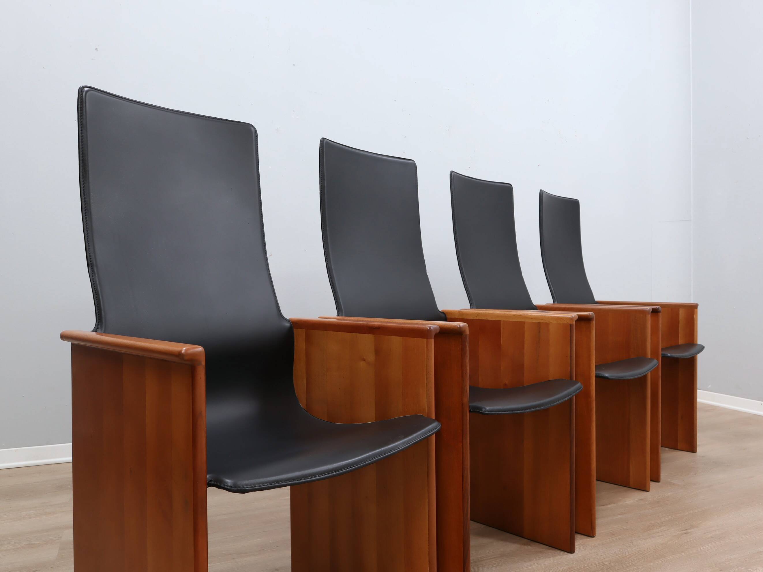 Set of 4 Segesta walnut and black letaher chairs Stildomus 1970s