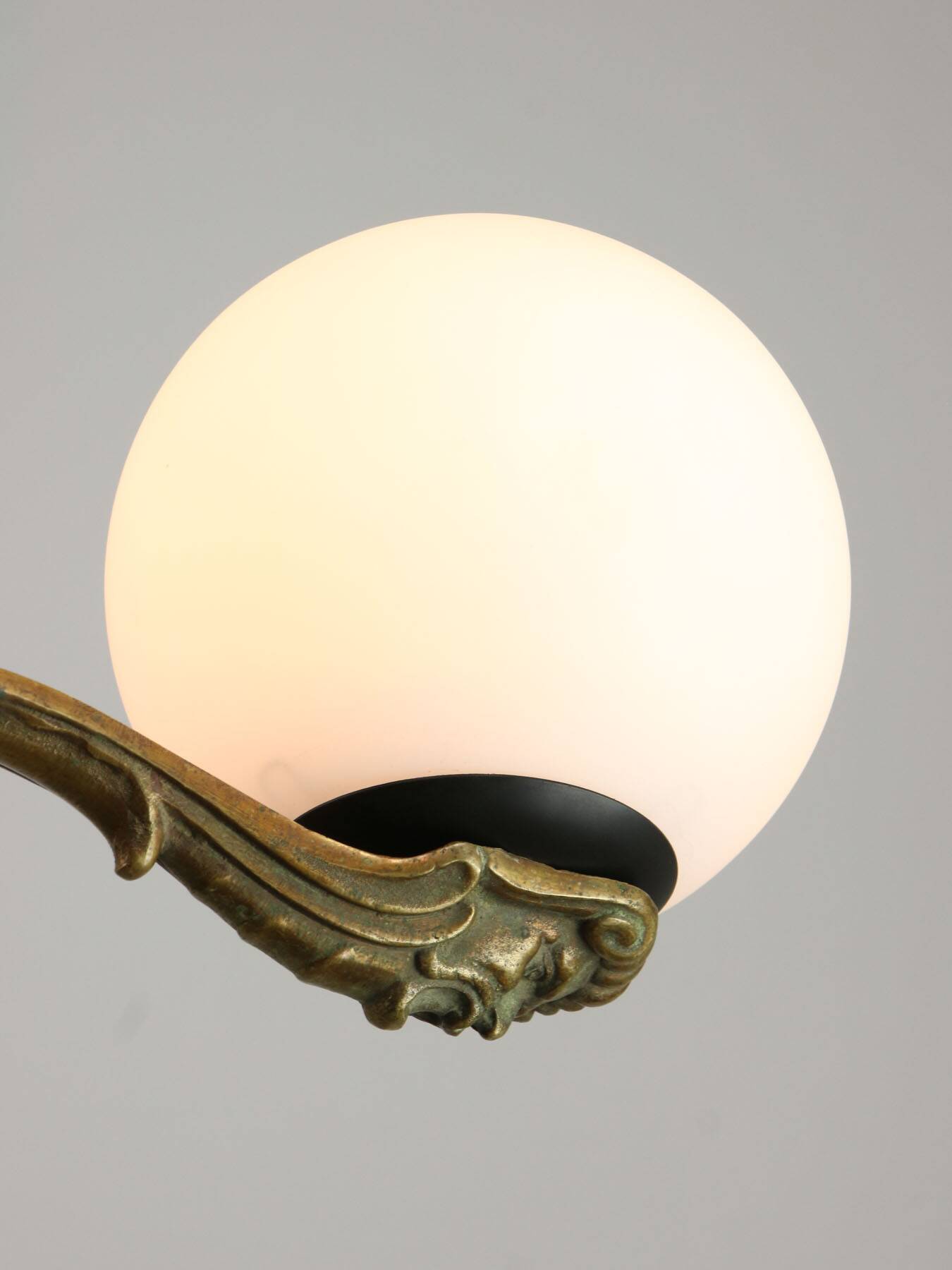 Lustre Art Déco en laiton et opaline, 1930