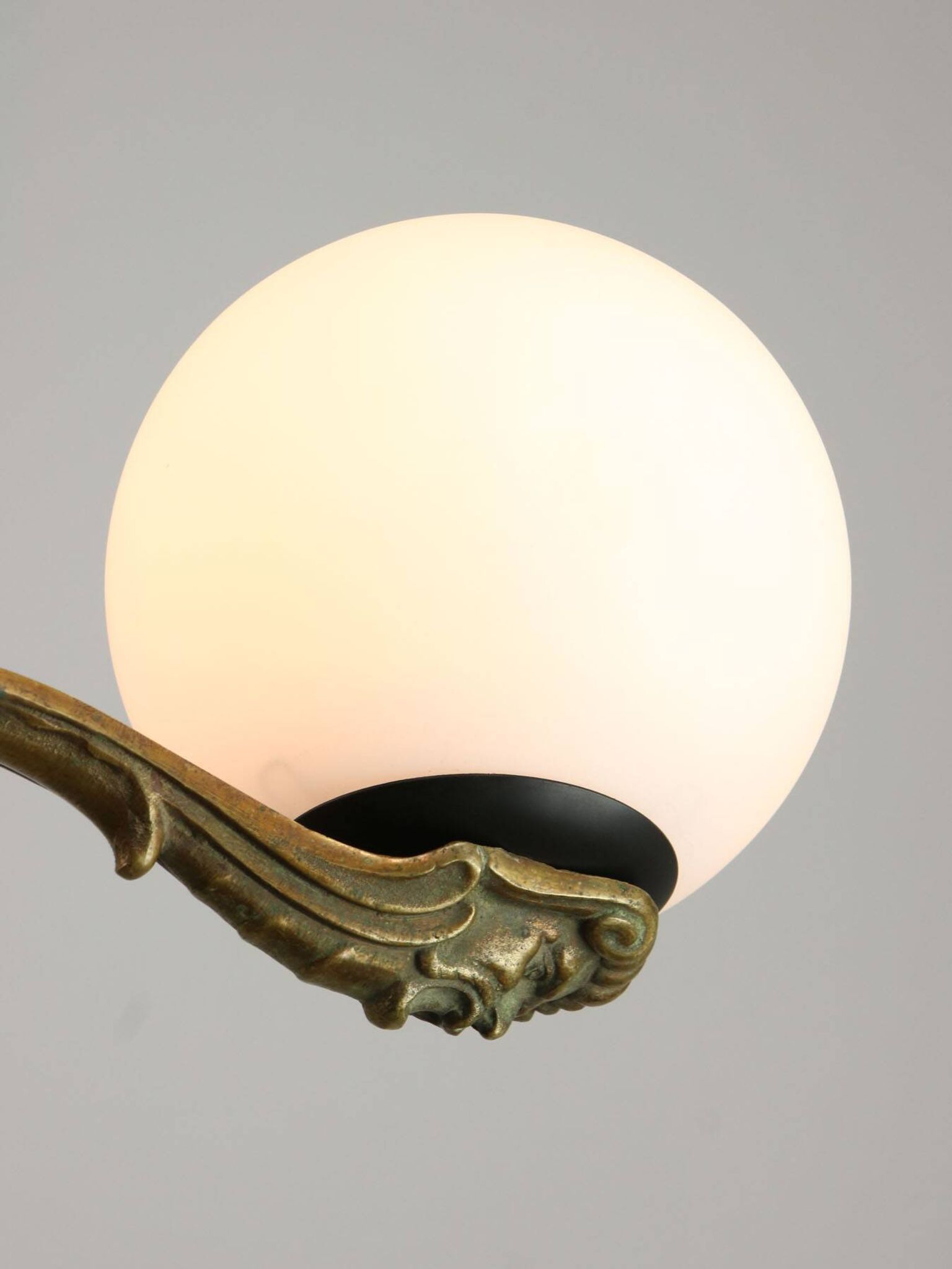 Lustre Art Déco en laiton et opaline, 1930
