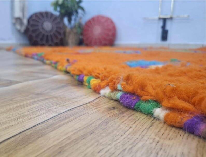 Handmade traditional Beni Ourain Berber rug, size 150 x 250 cm.