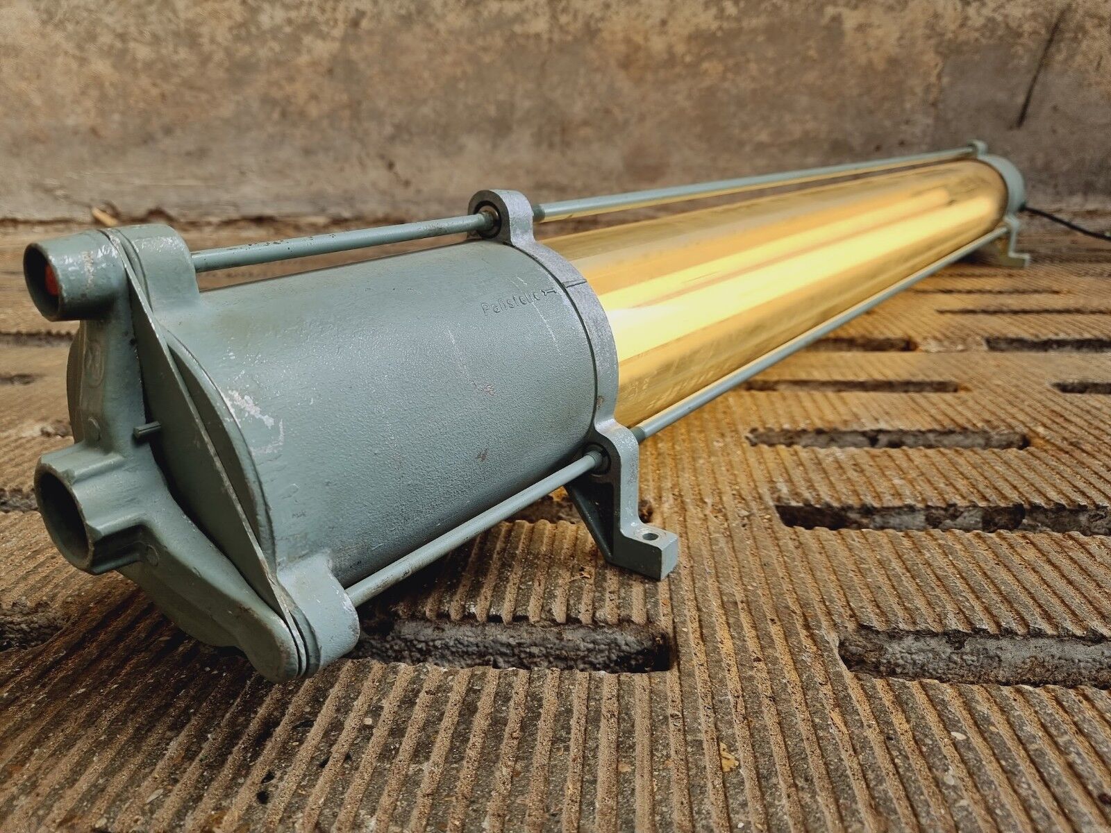 Lampe à tube industrielle ddr 163 cm